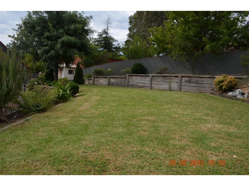 24 Jillabenan Close, Tumut NSW 2720