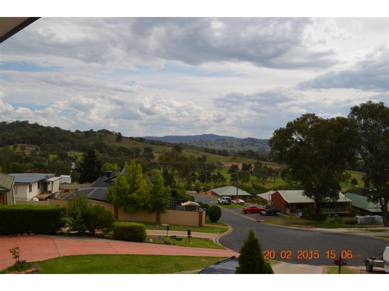 24 Jillabenan Close, Tumut NSW 2720