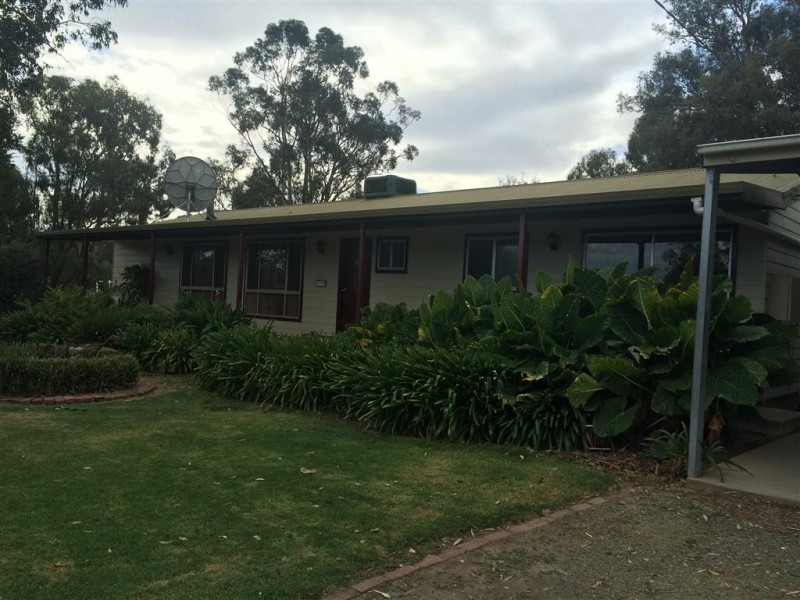 11 Argalong Rd, Tumut NSW 2720