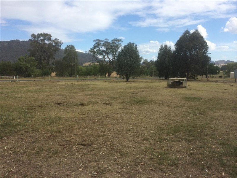 11 Argalong Rd, Tumut NSW 2720