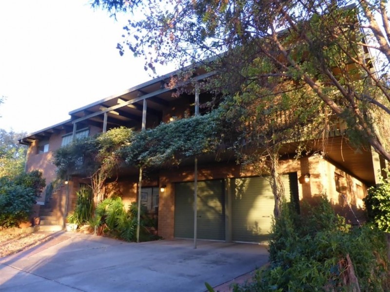 1 Orana Crescent, Tumut NSW 2720