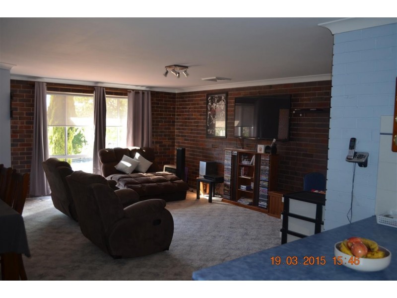 72 Clarke Street, Tumut NSW 2720