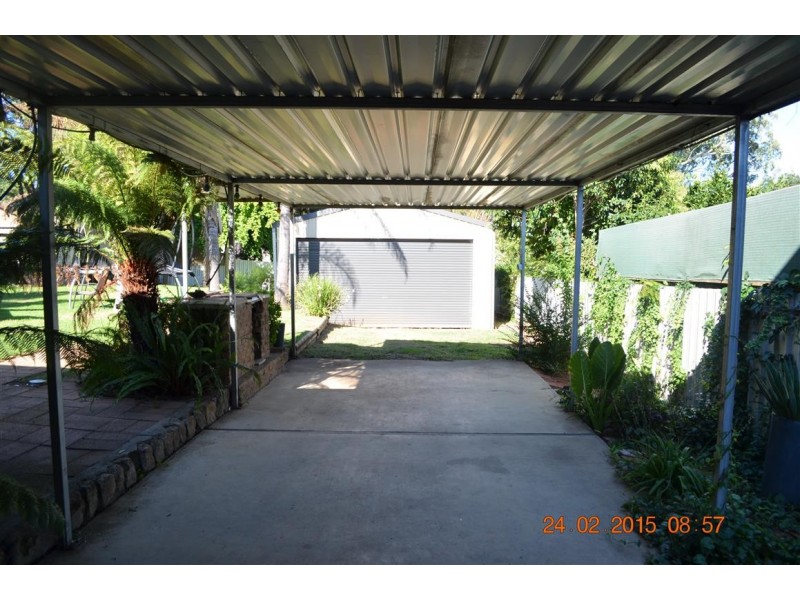 221 Capper Street, Tumut NSW 2720