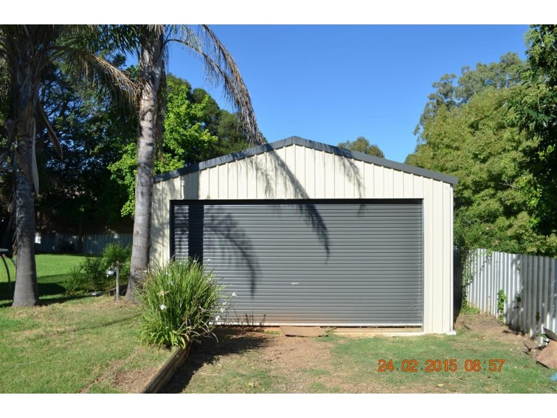 221 Capper Street, Tumut NSW 2720