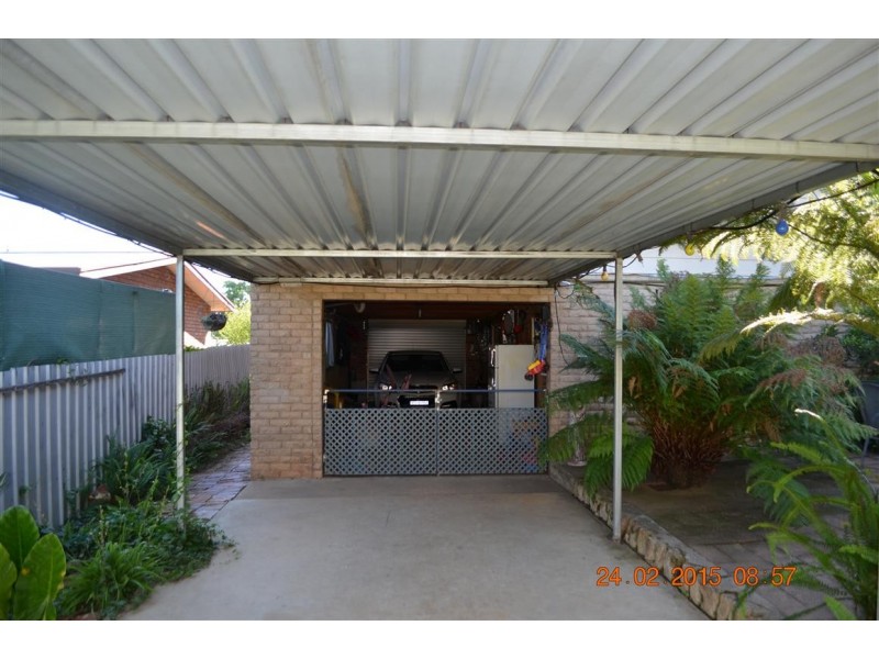 221 Capper Street, Tumut NSW 2720