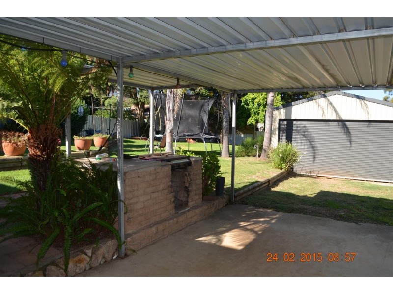 221 Capper Street, Tumut NSW 2720