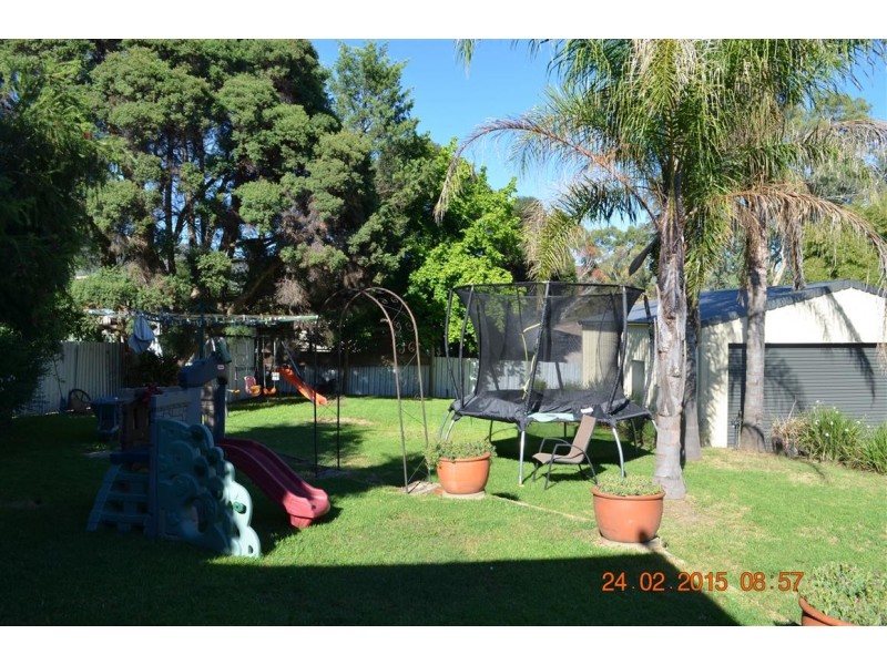 221 Capper Street, Tumut NSW 2720