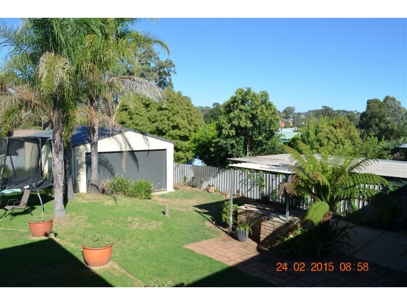 221 Capper Street, Tumut NSW 2720