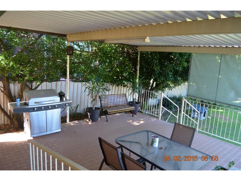 221 Capper Street, Tumut NSW 2720