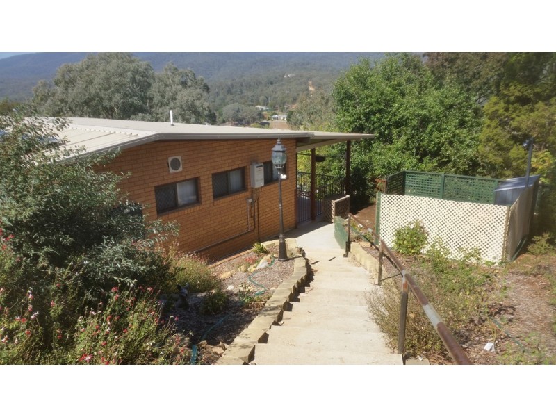 9 Orana Crescent, Tumut NSW 2720