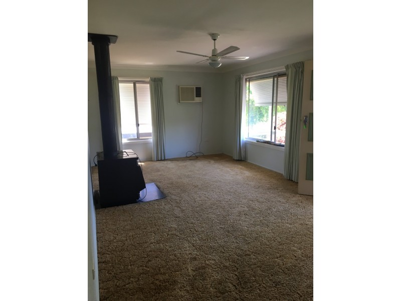 28 Lockhart Street, Adelong NSW 2729