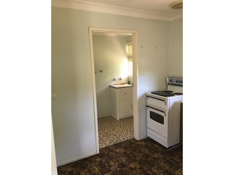 28 Lockhart Street, Adelong NSW 2729