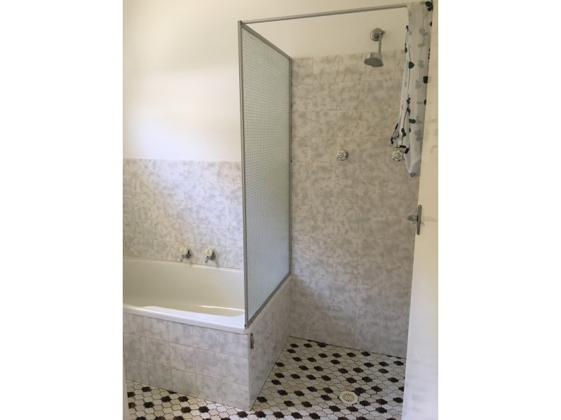 28 Lockhart Street, Adelong NSW 2729