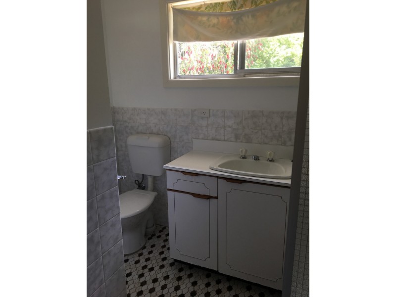 28 Lockhart Street, Adelong NSW 2729