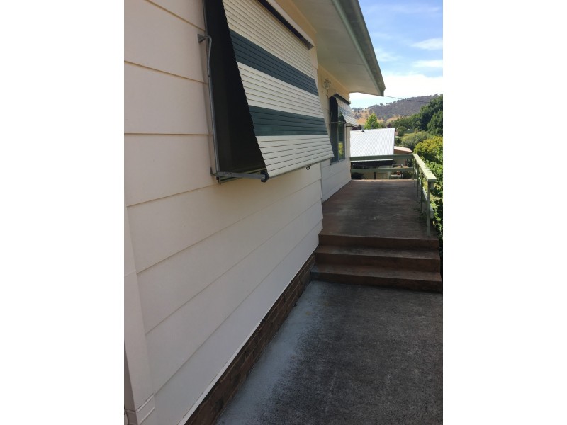 28 Lockhart Street, Adelong NSW 2729