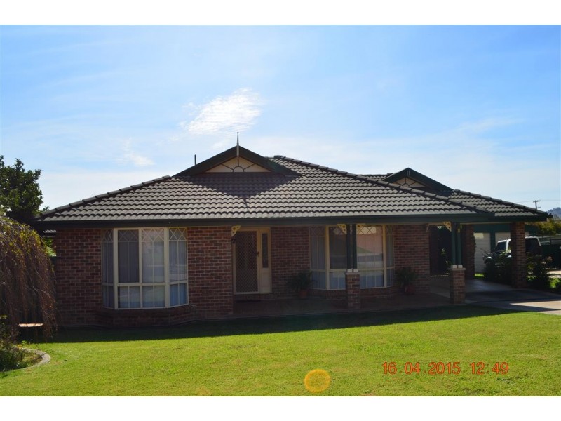 9 Kiandra Drive, Tumut NSW 2720