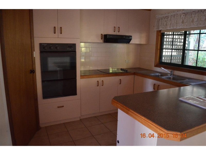 72 a and b Carey Street, Tumut NSW 2720