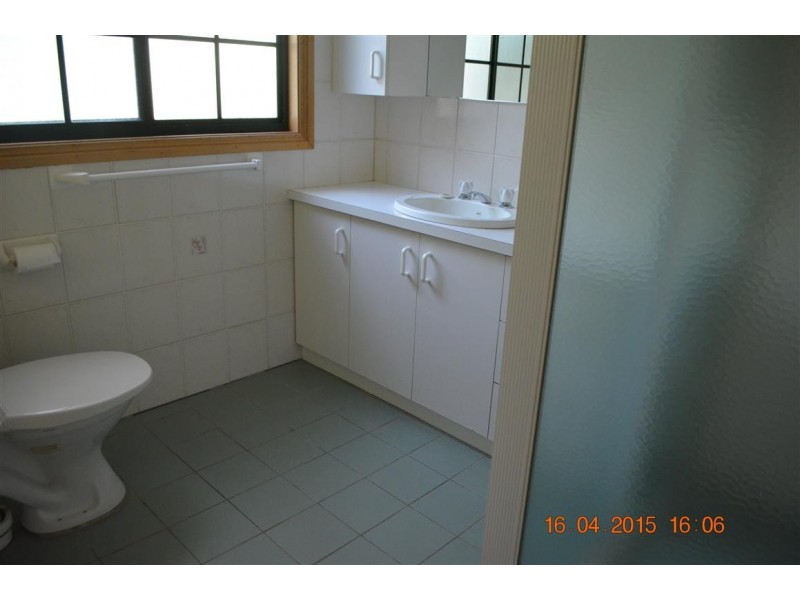 72 a and b Carey Street, Tumut NSW 2720