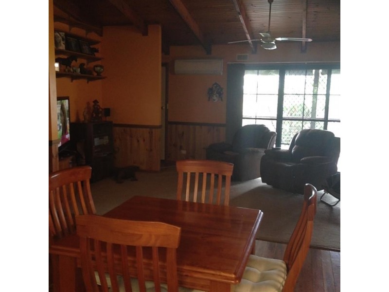 72 a and b Carey Street, Tumut NSW 2720