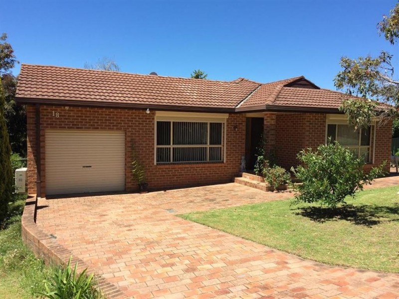 18 Hassett Street, Tumut NSW 2720