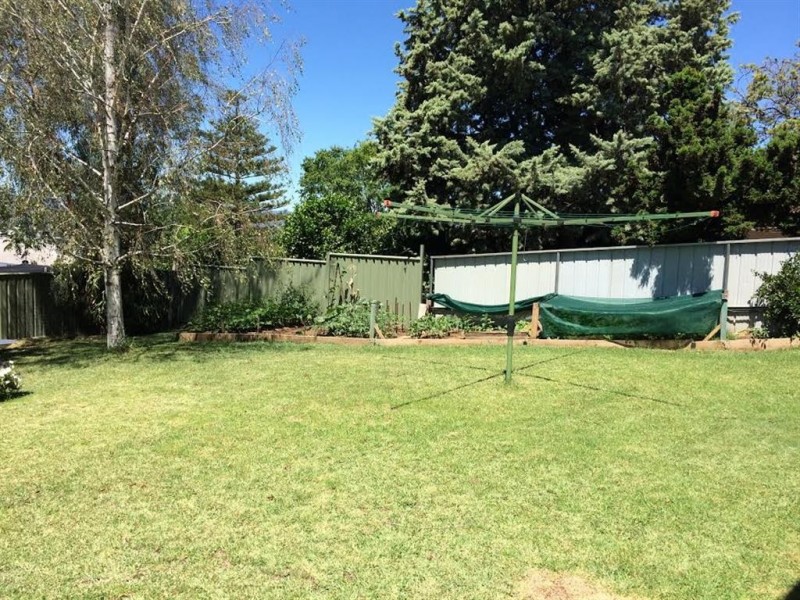 18 Hassett Street, Tumut NSW 2720