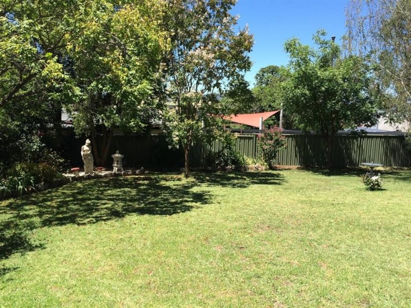 18 Hassett Street, Tumut NSW 2720