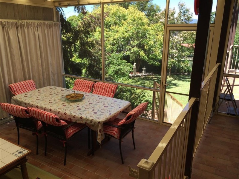 18 Hassett Street, Tumut NSW 2720