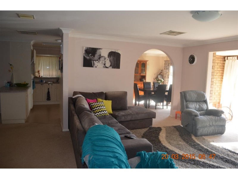 221 Capper Street, Tumut NSW 2720