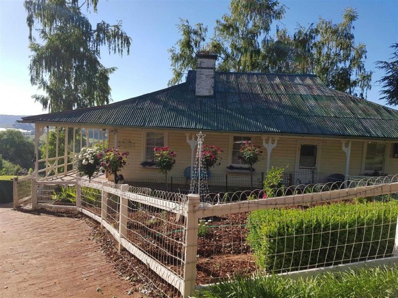 3878 Batlow Road, Batlow NSW 2730