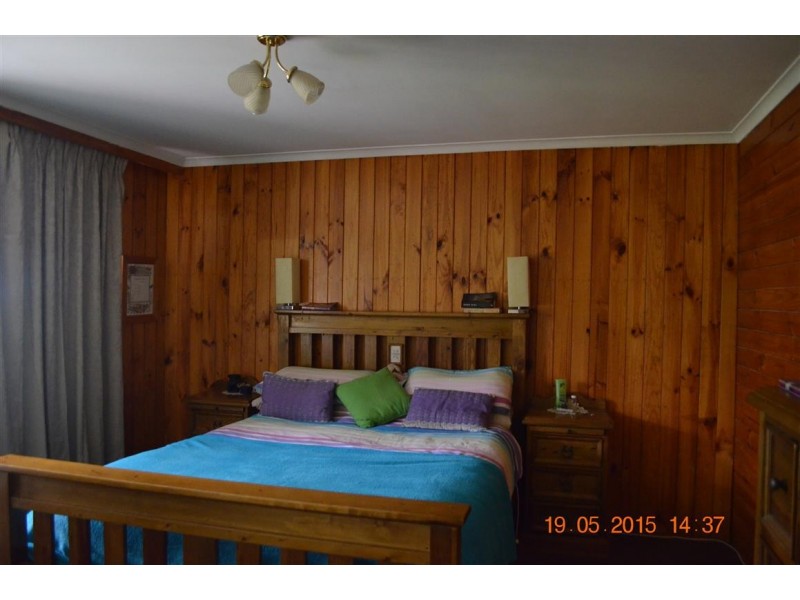 15 Camp Street, Adelong NSW 2729