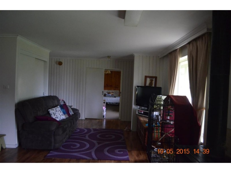 15 Camp Street, Adelong NSW 2729