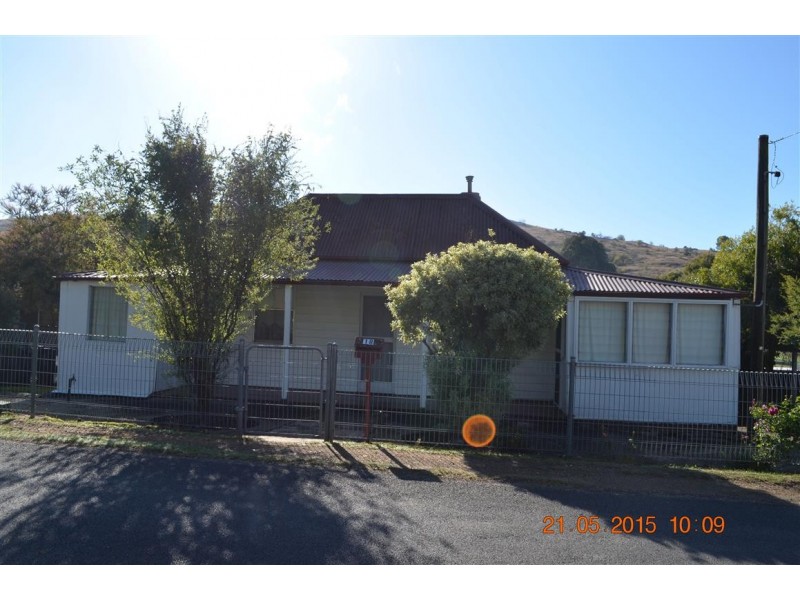 18 Quartz Street, Adelong NSW 2729