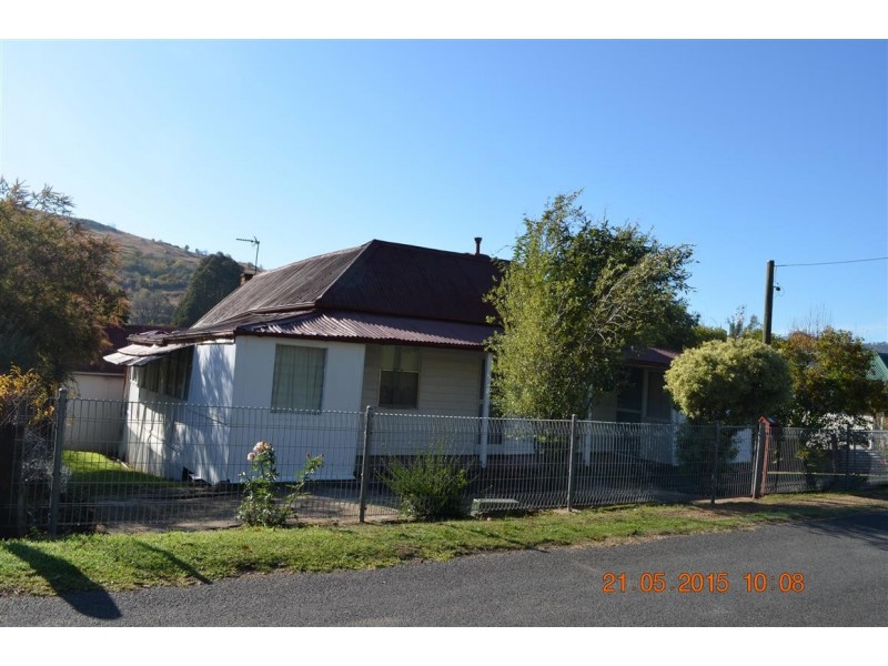 18 Quartz Street, Adelong NSW 2729