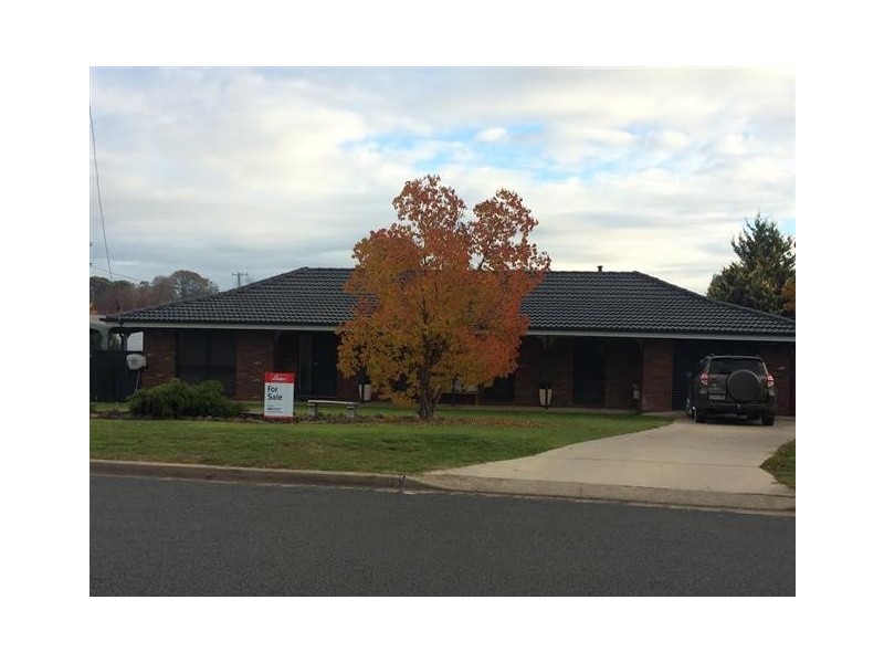 15 Forest Street, Tumut NSW 2720