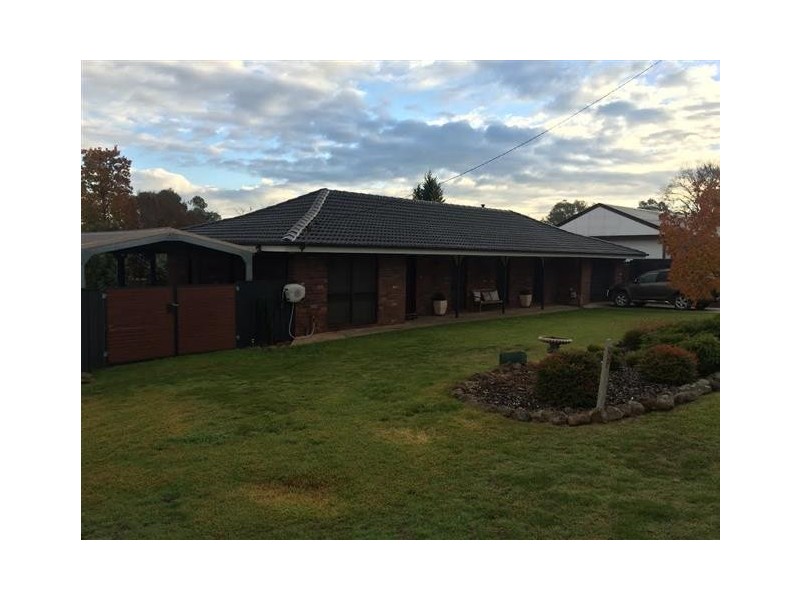 15 Forest Street, Tumut NSW 2720