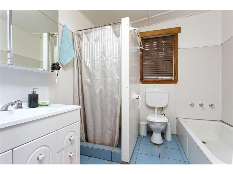 31 Simpson Street, Tumut NSW 2720