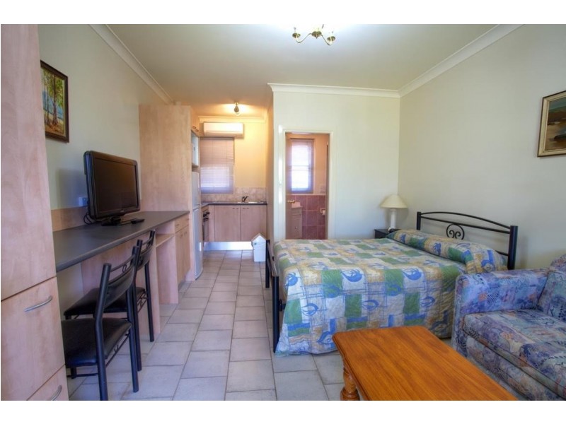 39 Merivale Street, Tumut NSW 2720