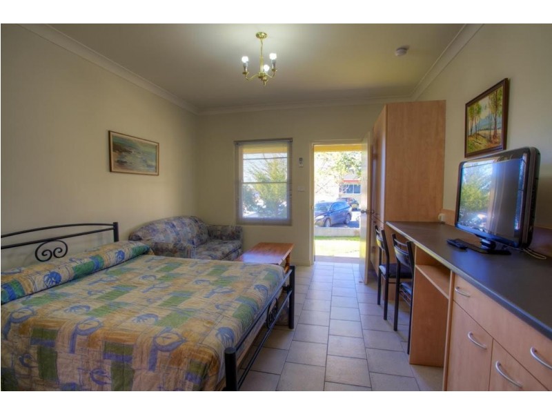 39 Merivale Street, Tumut NSW 2720