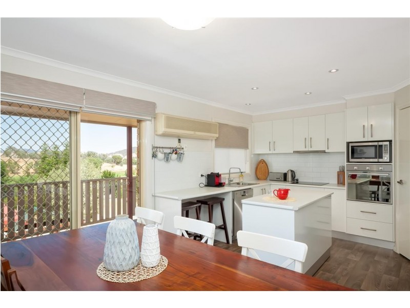 33 Booral Avenue, Tumut NSW 2720