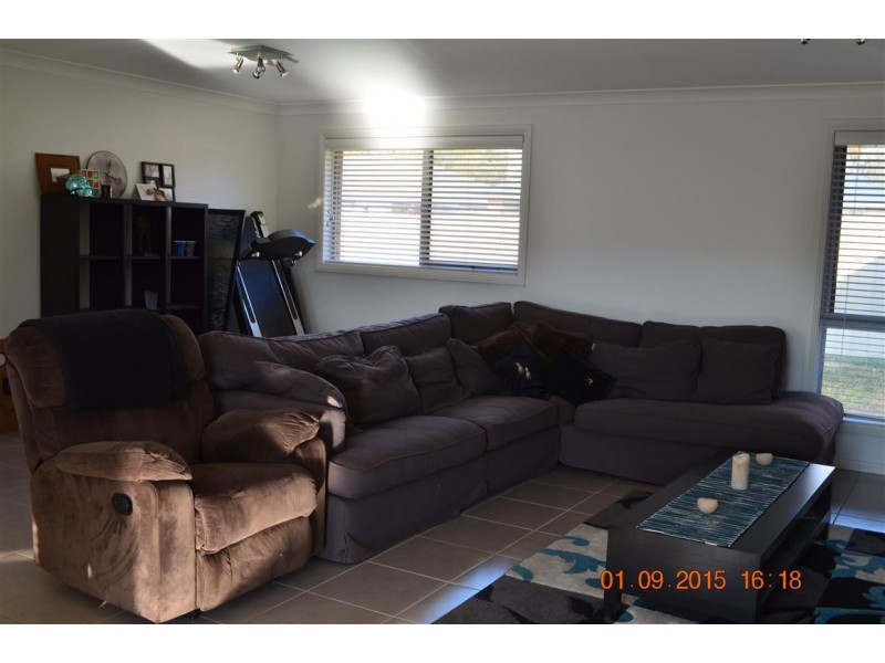 17 Ridge Street, Tumut NSW 2720