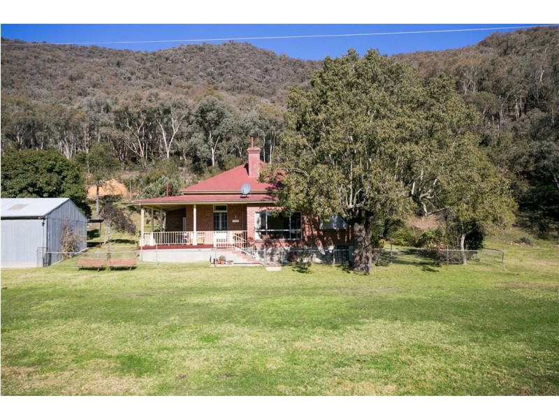 232 East Blowering Road, Jones Bridge, Tumut NSW 2720