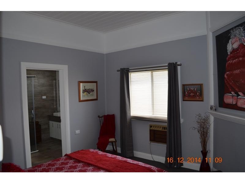 25 Merivale Street, Tumut NSW 2720