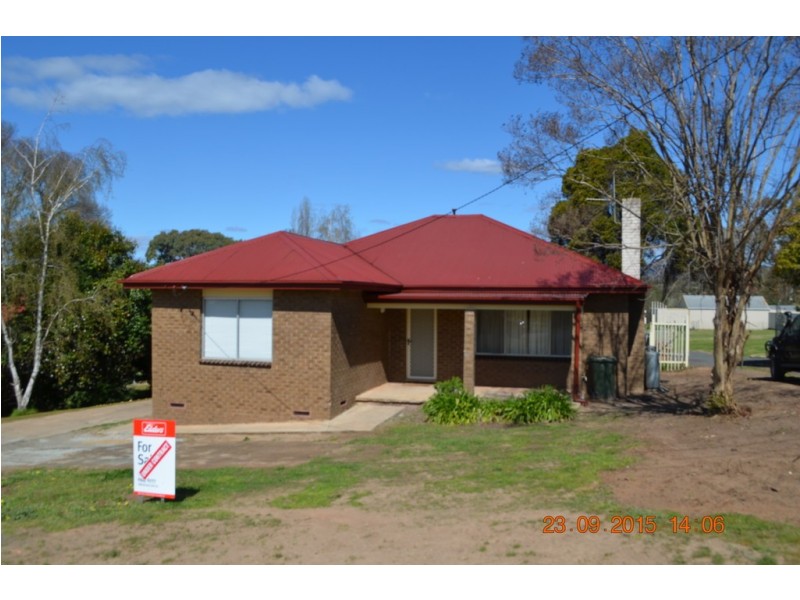 76 BROUGHTON STREET, Tumut NSW 2720