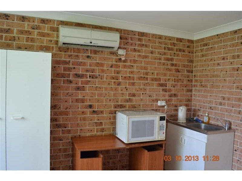 13 Sturt Close, Tumut NSW 2720