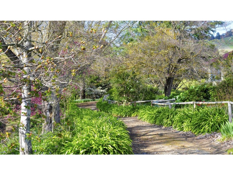 5097 BATLOW ROAD, Tumut NSW 2720