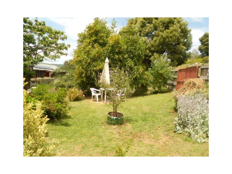 9 MOUNTAIN AVENUE, Batlow NSW 2730