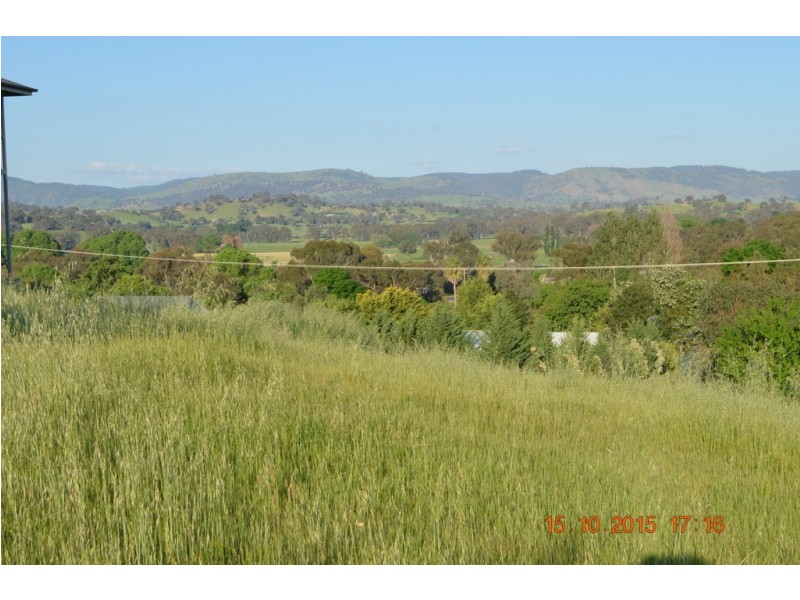 10 LINDBECK AVENUE, Tumut NSW 2720