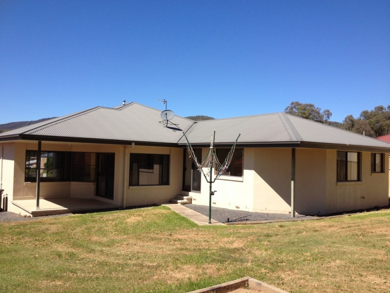 5 Harris Street, Tumut NSW 2720