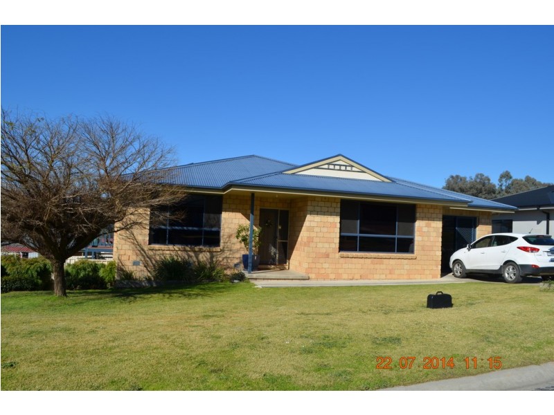 6 Harris Street, Tumut NSW 2720