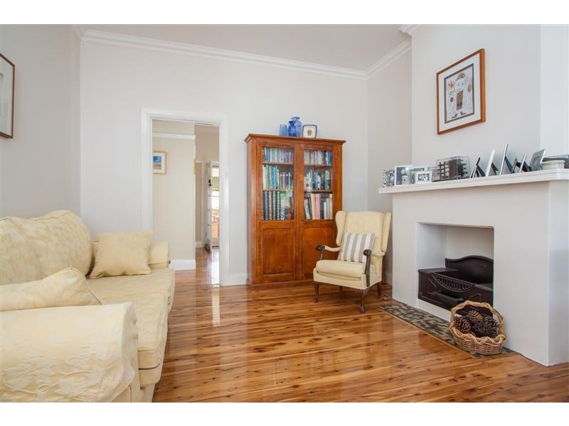 5 Clunie Avenue, Tumut NSW 2720